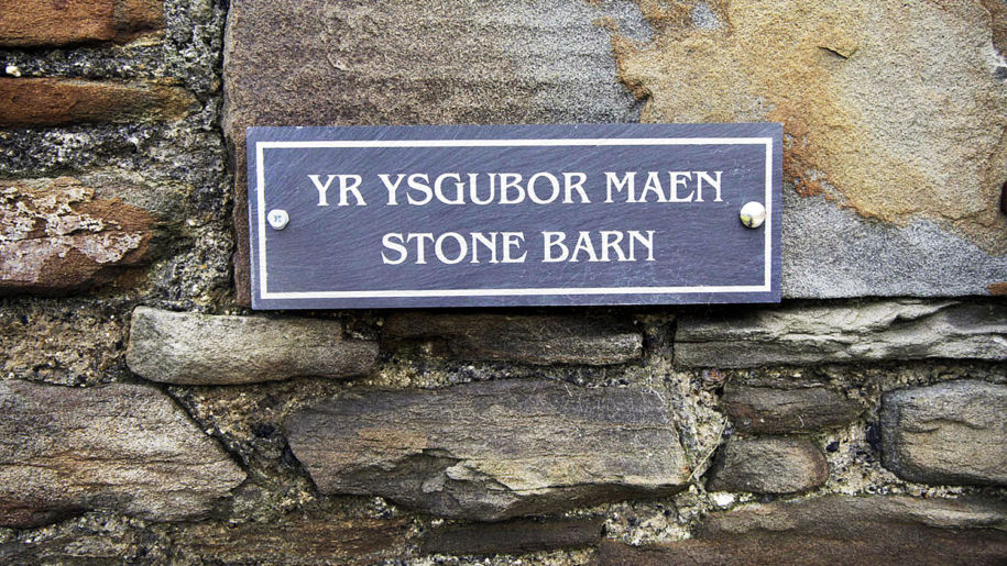 The Stone Barn Cottage in South Wales - Cilhendre Fawr Farm Cottages